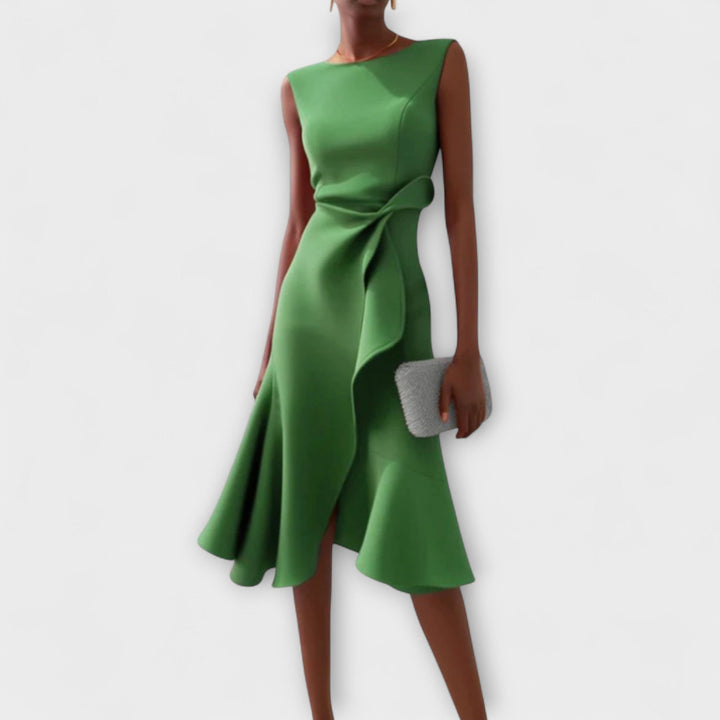 Silhouette™ Elegant Maxi Dress – Sculpted Waist & Flowing Fit