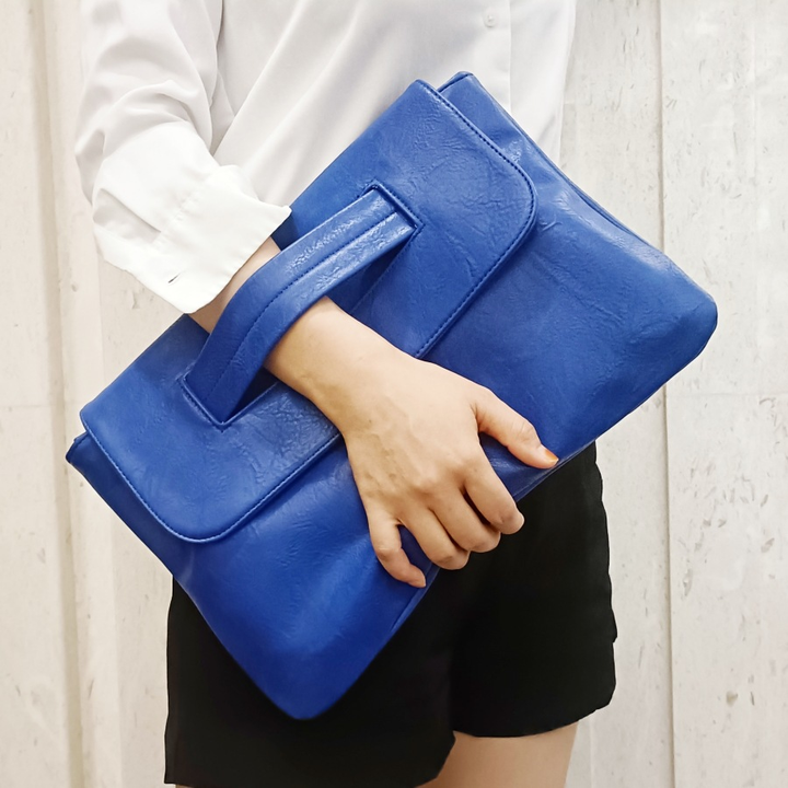 Large Capacity Commuting Magnetic Clutch Bag with Crossbody Strap